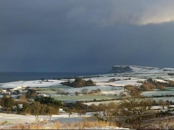 Therapy Lodge Ballycastle Εξωτερικό φωτογραφία